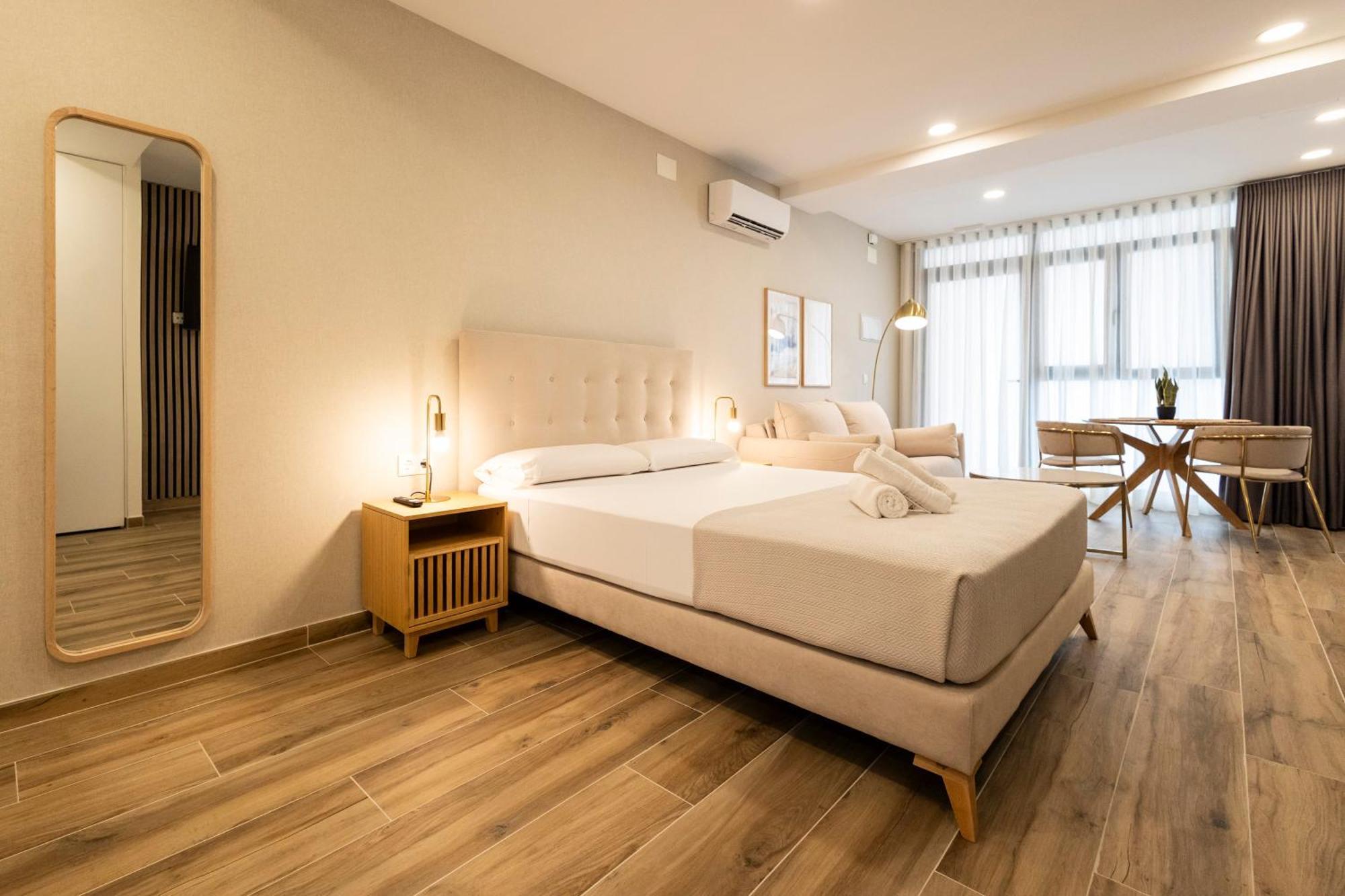 Cortes Suites By Concept Flats Valencie Exteriér fotografie